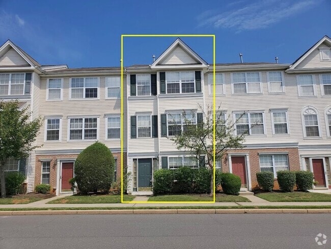 Building Photo - Rare opportunity to reside in the beautifu... Rental