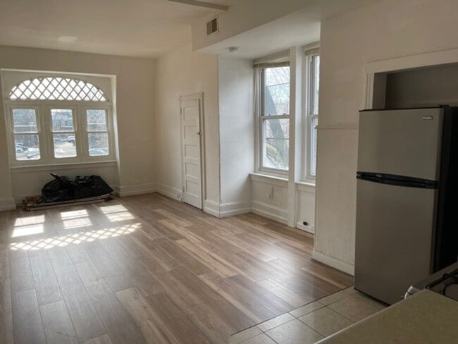 Building Photo - 7137 Chew Ave Unit APT 3