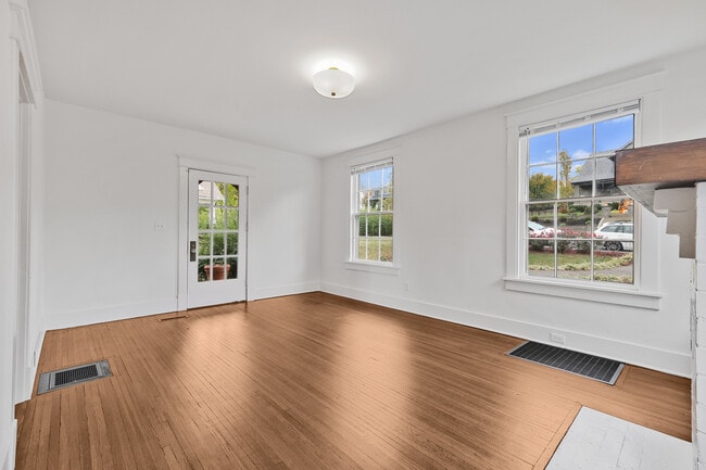 Photo - 1711 Primrose Ave