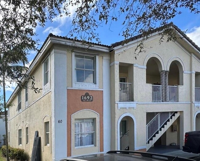 Building Photo - 1692 SE 29th Ct Unit 107 Rental