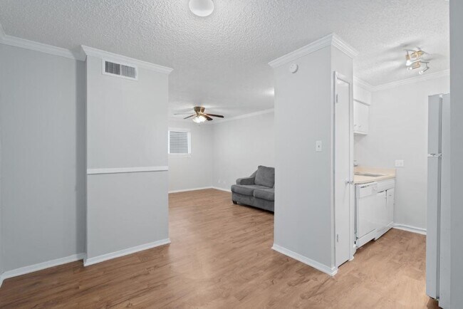 Photo - 4103 Speedway Unit 105