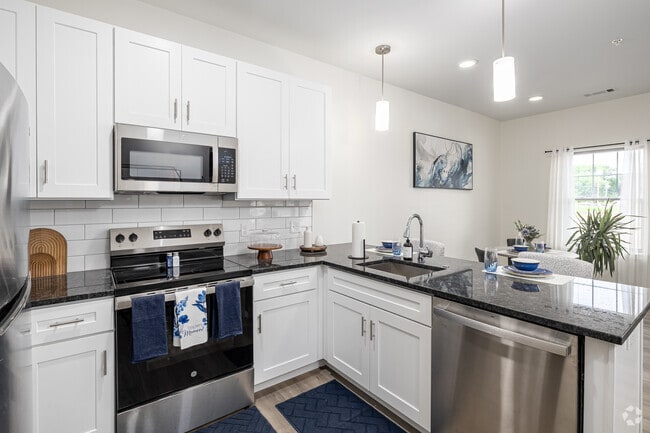 1BR, 1BA With Den - 1,015SF - Kitchen