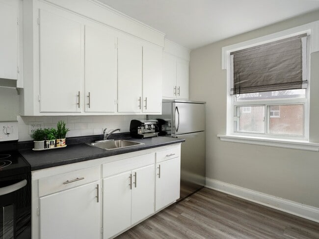 Photo - 1324-1332 Monterey Avenue