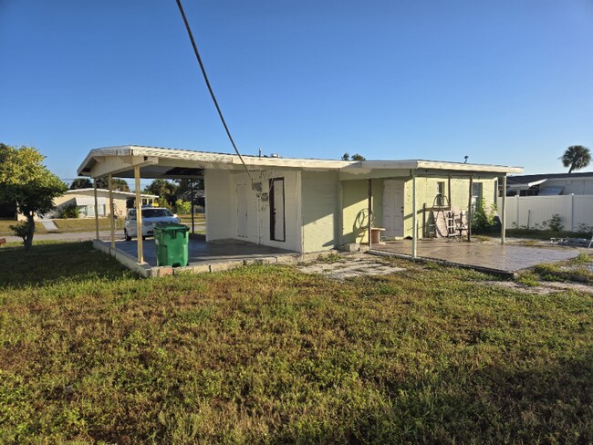 Photo - 21923 Hernando Ave