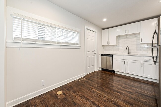 Photo - 215 S Gardner Ave