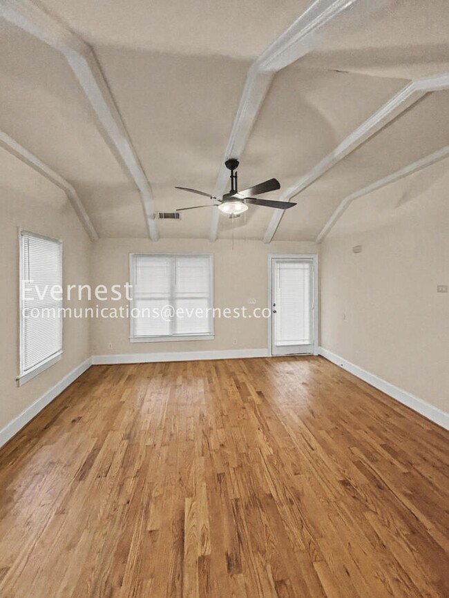 Photo - 915 Paoli Ave SE