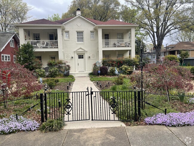 Attractive homes with beautiful front yard - 541 Lamar Ave Unit #4 Rental