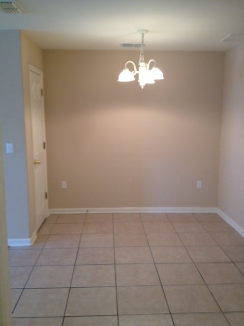 Photo - Townhouse for rent in Camelot