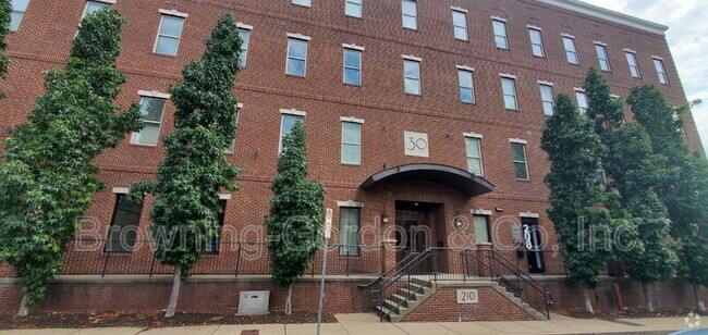 Building Photo - 210 30th Ave N Unit #215 Rental