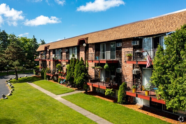 Woodside Village - Woodside Village