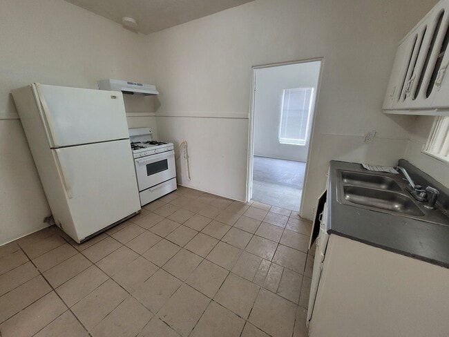 Photo - 383 S 7th Ave Unit 385