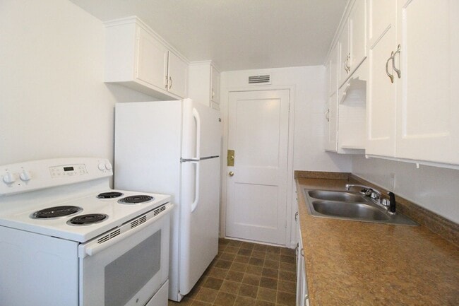 Photo - October FREE On This 1 Bedroom 1 Bath Dupl...