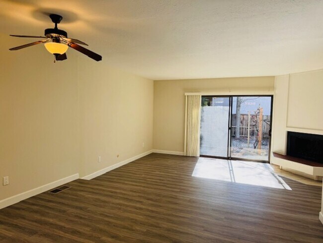 Photo - 2 BR 1.5 BA townhome in Walnut Creek-move-in ready!