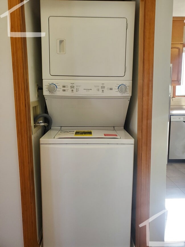 Photo - 31 Montfern Ave Unit 2
