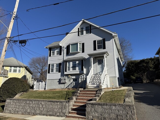 Building Photo - 121-123-123 Hammond Rd Unit 123