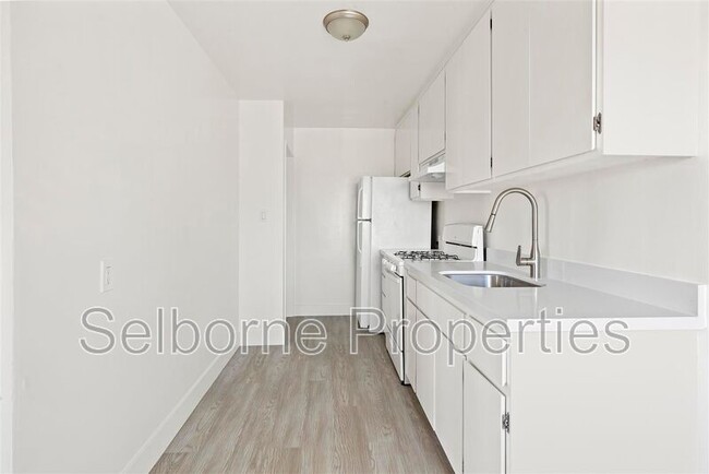 Photo - 369 Colusa Ave