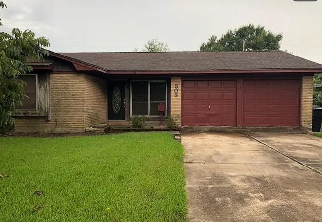 Photo - 303N 34th