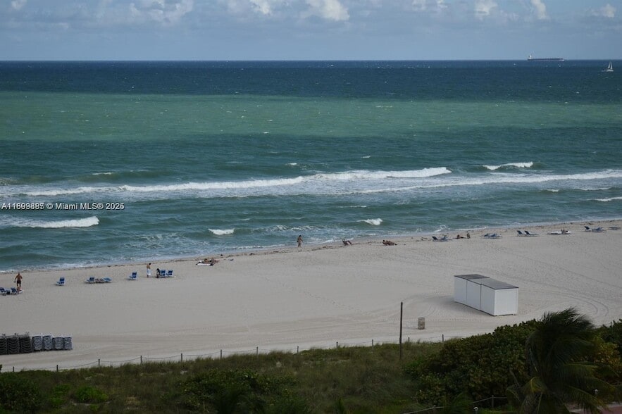 Photo - 6039 Collins Ave