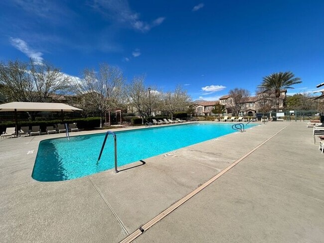 Building Photo - Carry Over Showing: This property has been shown before and will be rented to the first most qual...