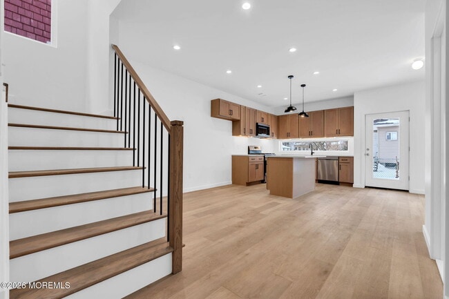 Photo - 211 Dewitt Ave