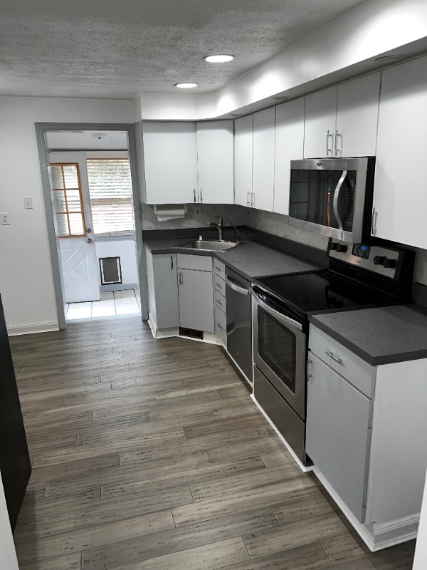 Photo - 527 Flynn Ave