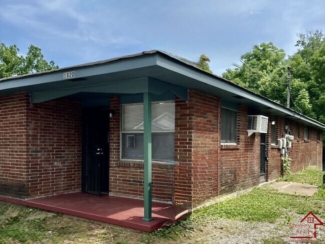 Building Photo - 1820 Olive St Rental