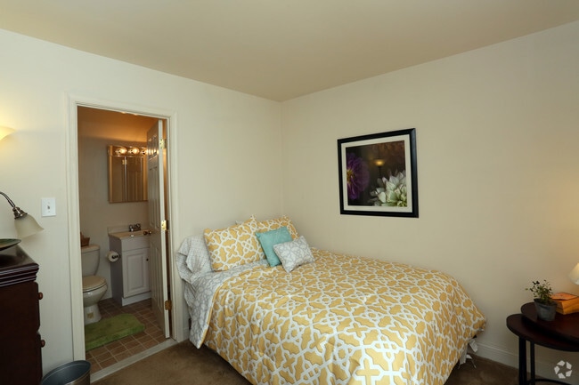 411 SF 1 Bedroom-Bedroom