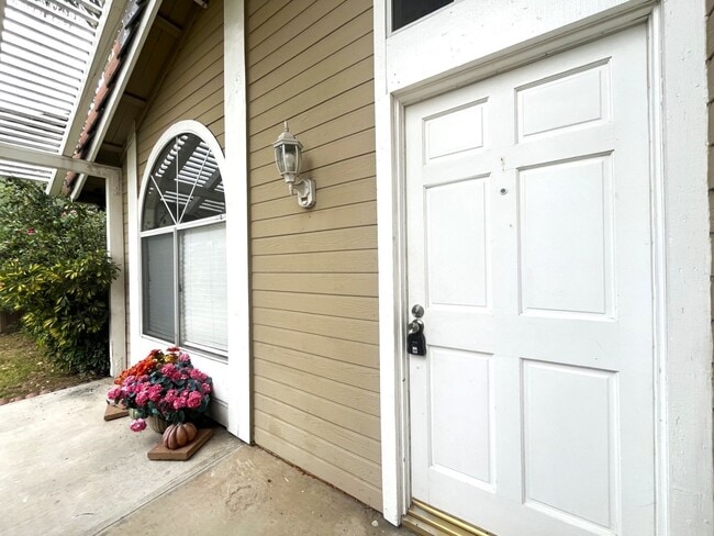 Photo - 3 bed, 2.5 bath located in Corona, CA!