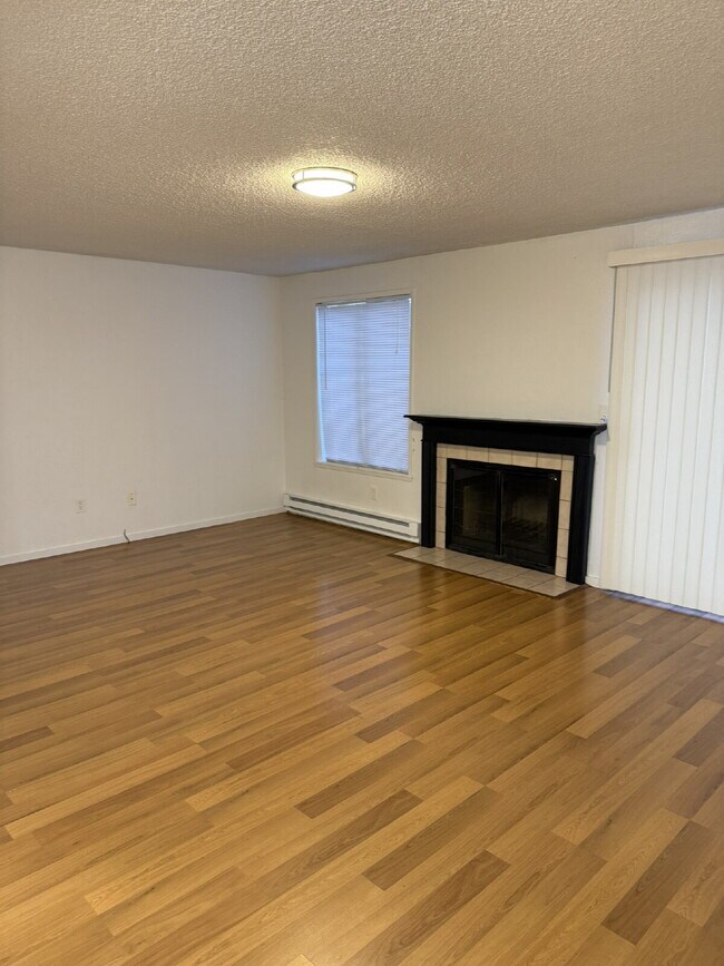 Photo - "Spacious 2-Bedroom with 1.5 Baths in the Heart of Kent – 1072 Sq Ft of Comfort!" Unit H48