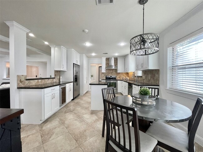 Photo - 6210 Queensloch Dr