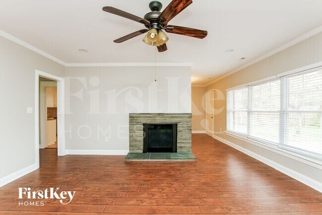 Photo - 240 Palaside Dr NE