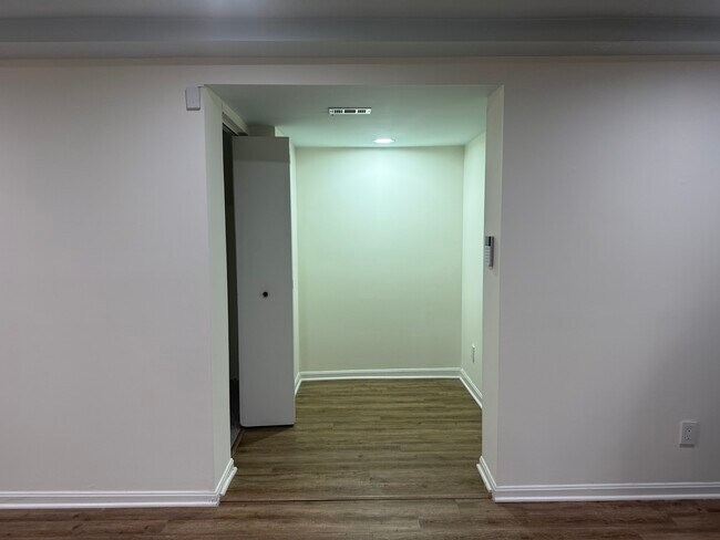 Photo - 1202 E Capitol St NE Unit 1