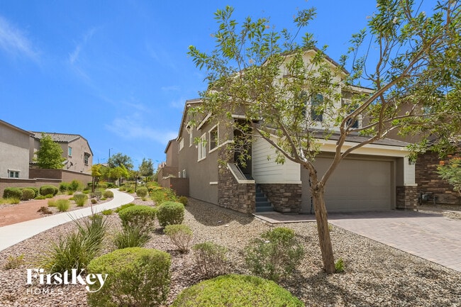 Photo - 868 N Water St