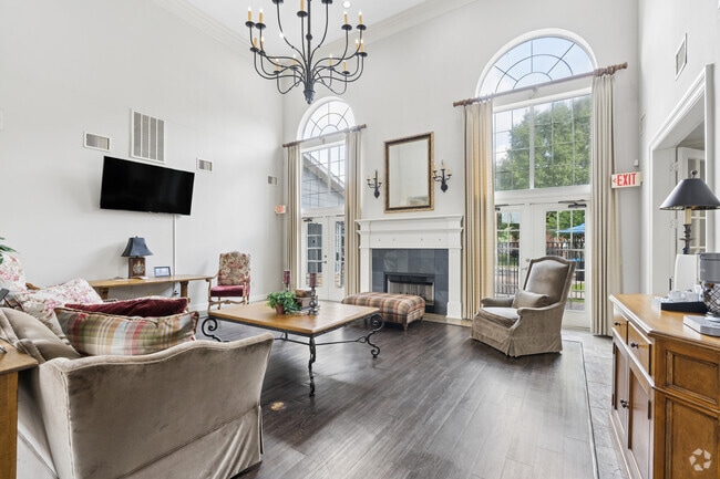 Lobby - Bellfort Pines