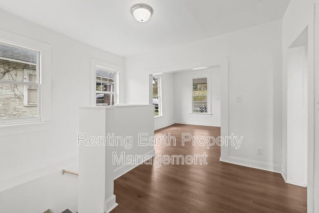 Photo - 1563 Martin Ave