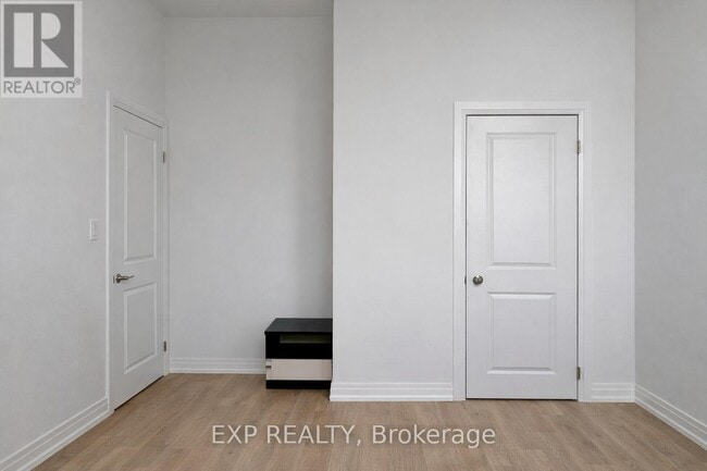 Photo - 27 Albert Firman Ln