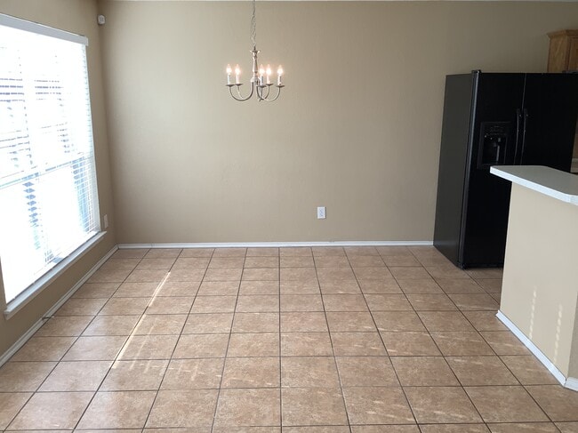 729 Ash Ln