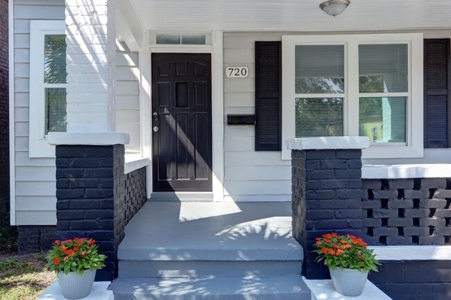 Photo - Large 3BR/1BA Downtown Savannah Home For Rent