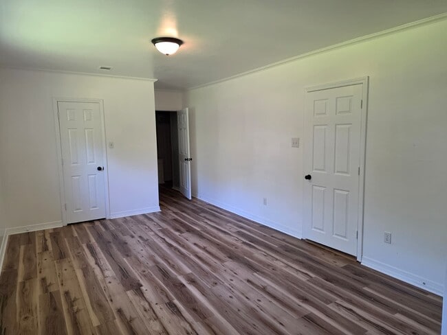 Photo - 2122 Taft Ave