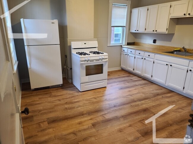 Building Photo - 348 Faneuil St Rental