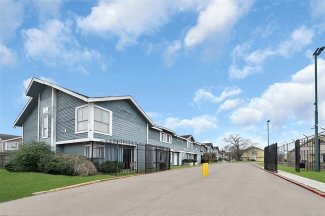 Building Photo - 8405 Wilcrest Dr Unit 2800 Rental