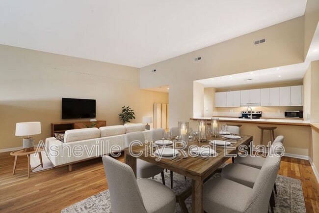 Photo - 32 Broadway St Unidad #330