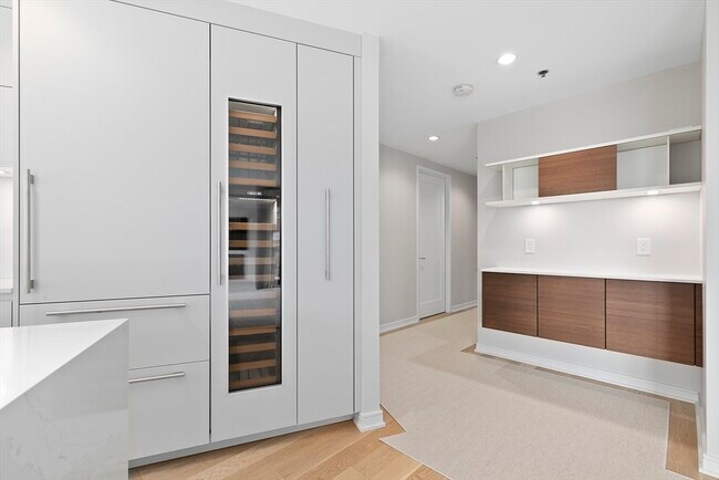 Photo - 580 Washington St Unit 1002