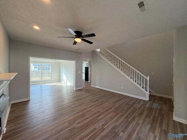 Photo - 103 Kestrel Ct SW