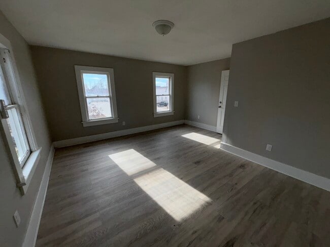 Building Photo - 14 E 6th Ave Unit 3