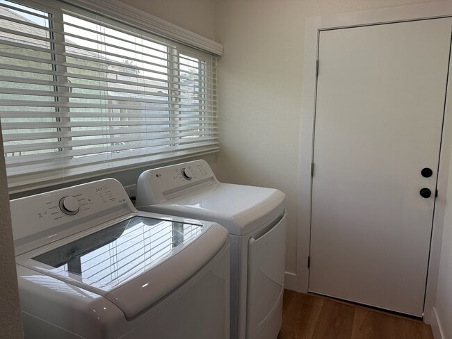 Photo - 1402 E 48th Pl