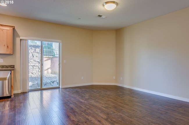 Photo - 114 N 44th Pl