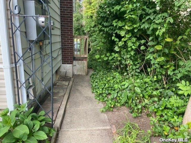 31 Brightwaters Dr