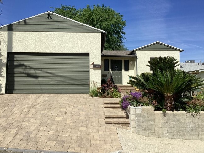 Building Photo - Montecito Heights with Breathtaking Views!