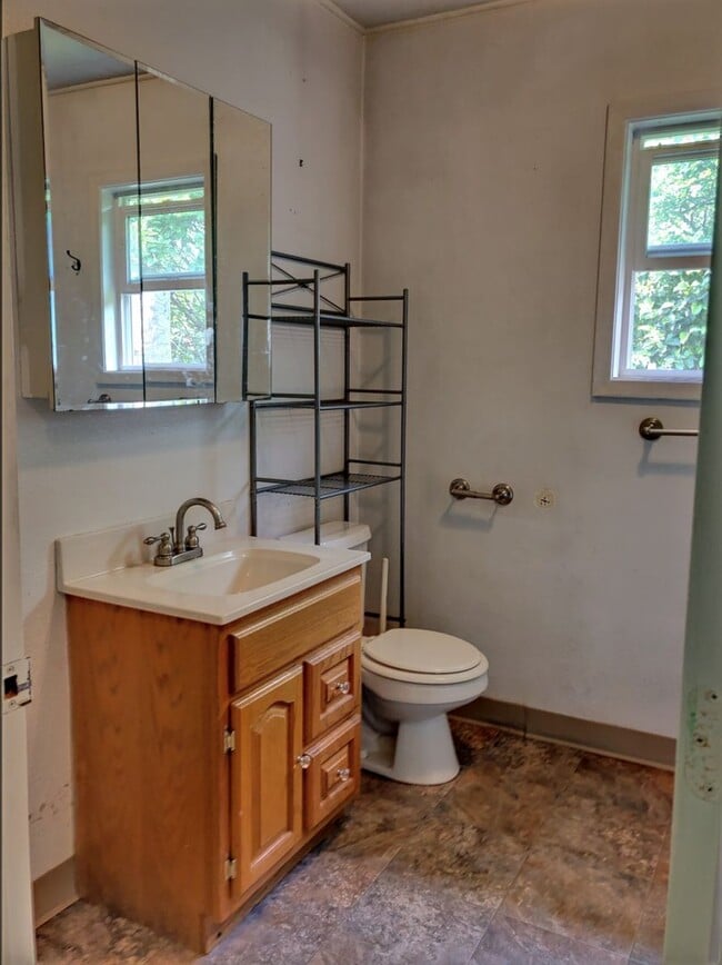 Photo - 2585 Metrokin Way